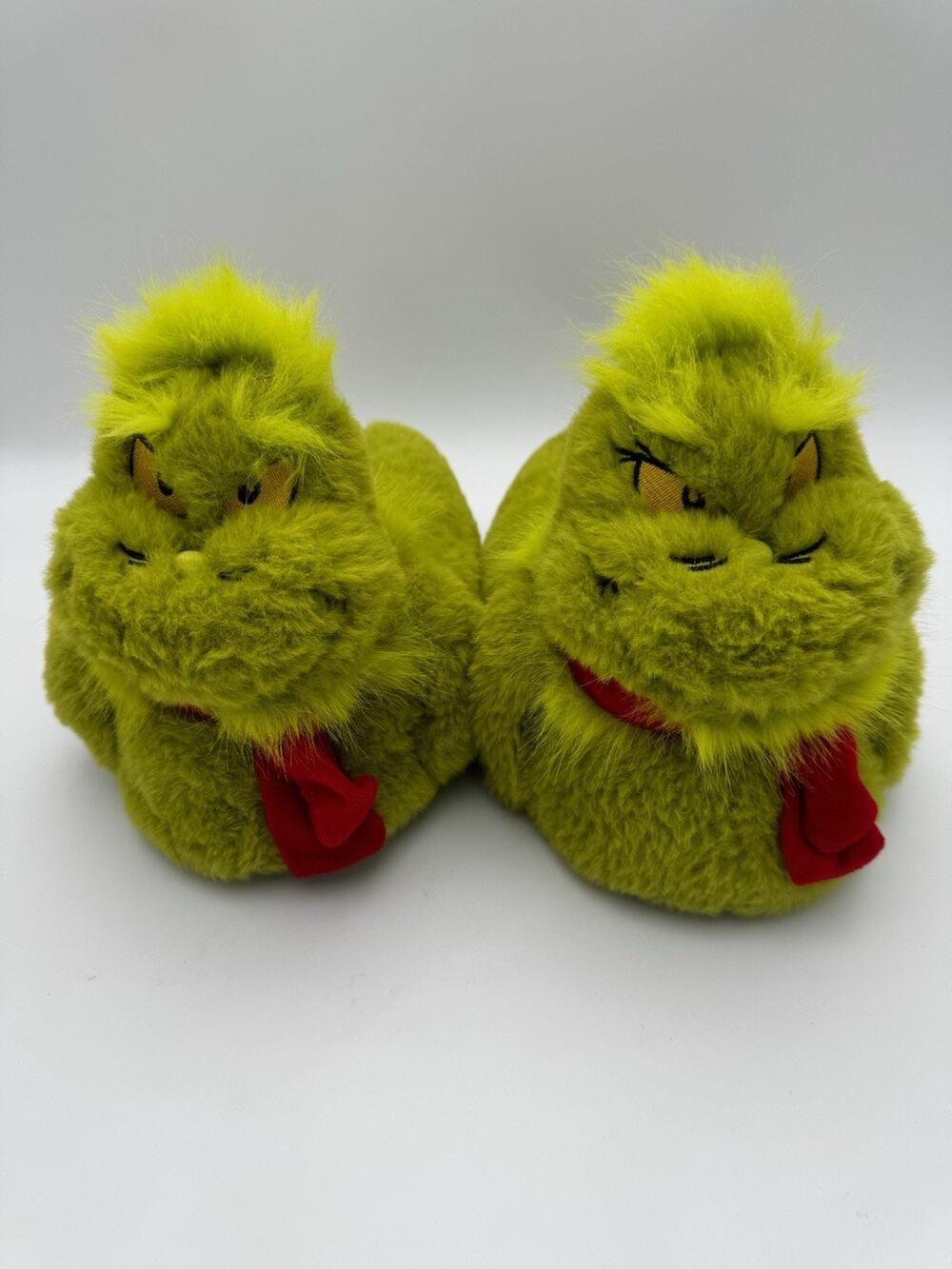 The Grinch Fuzzy Slippers Women’s Size M 7-8 Green Christmas Holiday